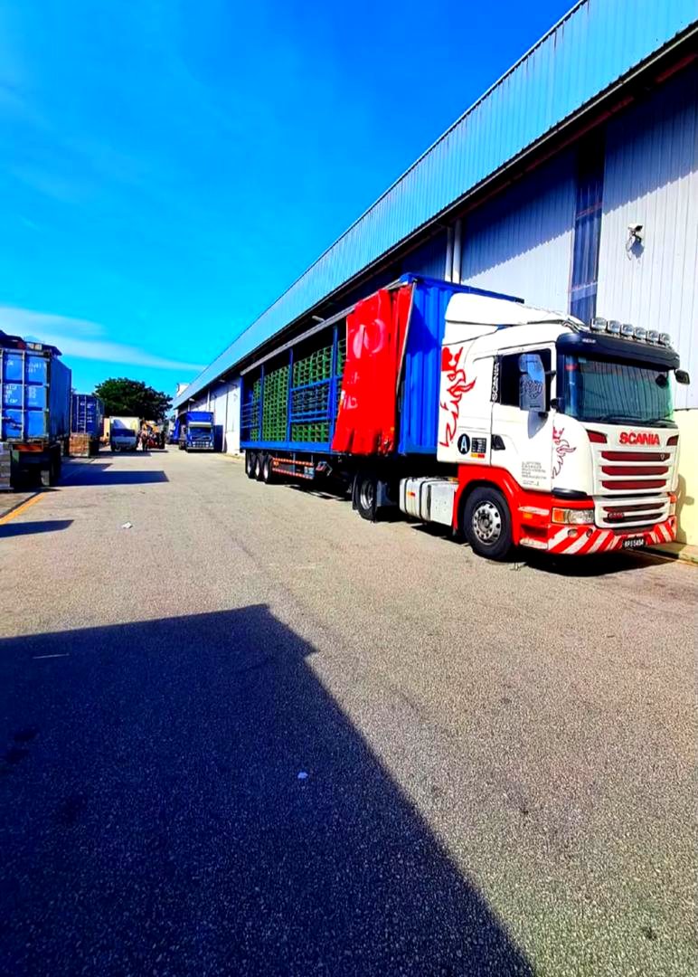 GLSB Scania loading at the warehouse